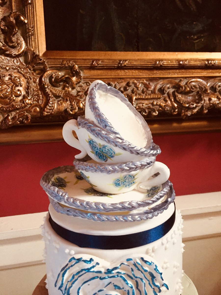 CakesandMore's tweet photo. Great tea needs something great to drink it out of. Even better if you can eat the tea cups @Mad_Hatter_Tea https://t.co/89mUu27Tr2