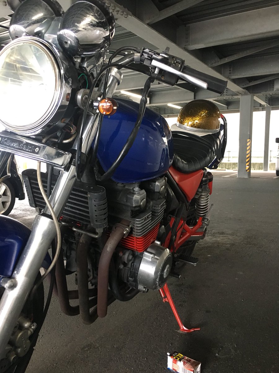 N6iCh's tweet photo. ゼファーx 売ります
車検なし、不具合左ウインカー前後ろつかないです！
マフラーが純正マフラーぶった切りに変わります
気になる人はdmお願いします
#バイク売ります 
#単車売ります 
#ゼファー売ります 
#ゼファー400売ります
#ゼファー400x売ります https://t.co/Z5N4AedPXj