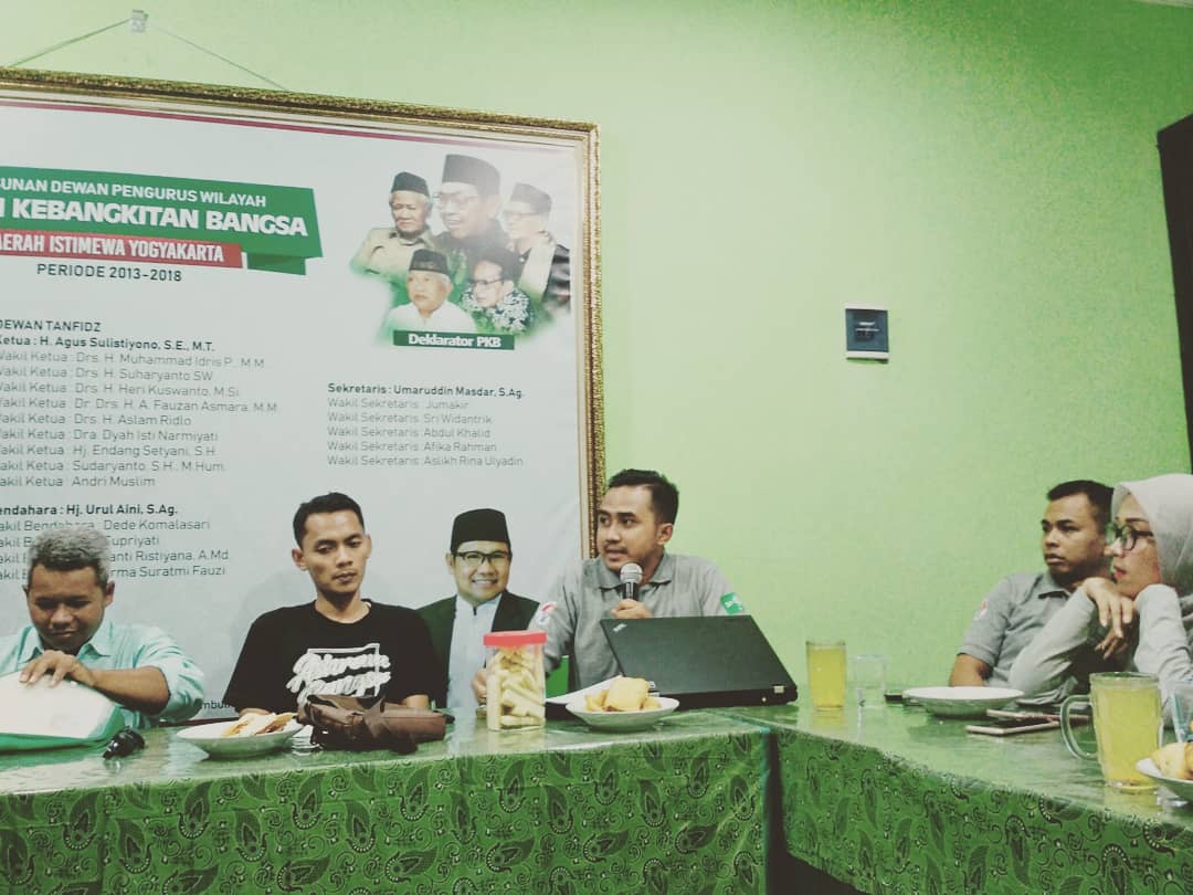 JogjaPkb's tweet photo. Rapat Koordinasi Input Data di SILON dan ceking berkas Pencalegan

#pkbbantul
#joglopkbimogiri
#joglopkbbambanglipuro
#joglopkbsewon
#dpwpkbdiy
#cakimin
#dpppkb
#deticom https://t.co/ryB3vCZtnO