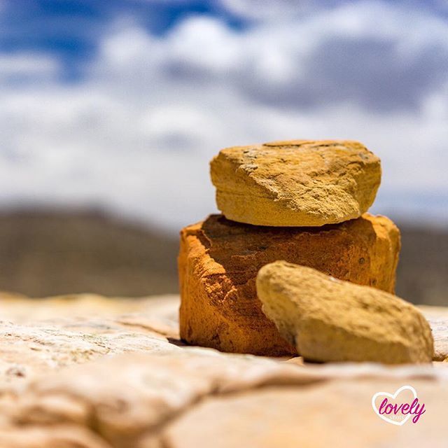 nicolaikraemer's tweet photo. Yellow rock on top of the #yellowrock. Out and about with @hiking_ks and @takeahike.de_photography
_____________________________
💯% own Content by
@lovelyshots.de
•
•
•
#beautifuldestinations #neverstopexploring #exploretheworld #travelingthroughthew… https://t.co/o21tXYEnmj https://t.co/sIqiq9vqeK
