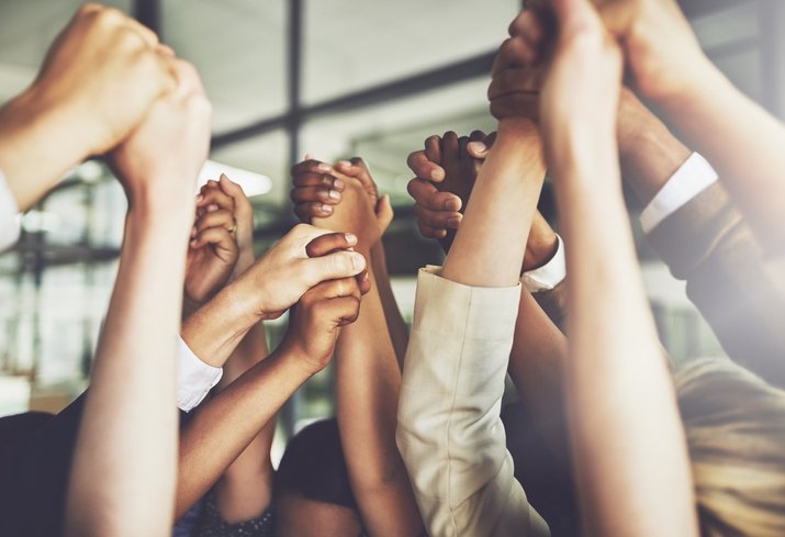 camillejourdain's tweet photo. Comment humaniser sa communication sur les #ReseauxSociaux et notamment sur #Facebook ? 
- Replacer la relation au centre de sa com
- Laisser les émotions s'exprimer
- Etre humble
https://t.co/tzmBYoomJn @WebmarketingCOM @adeline_hascoet 
#SocialMedia #MarketingDigital #CM https://t.co/LVk5Bi4yxM