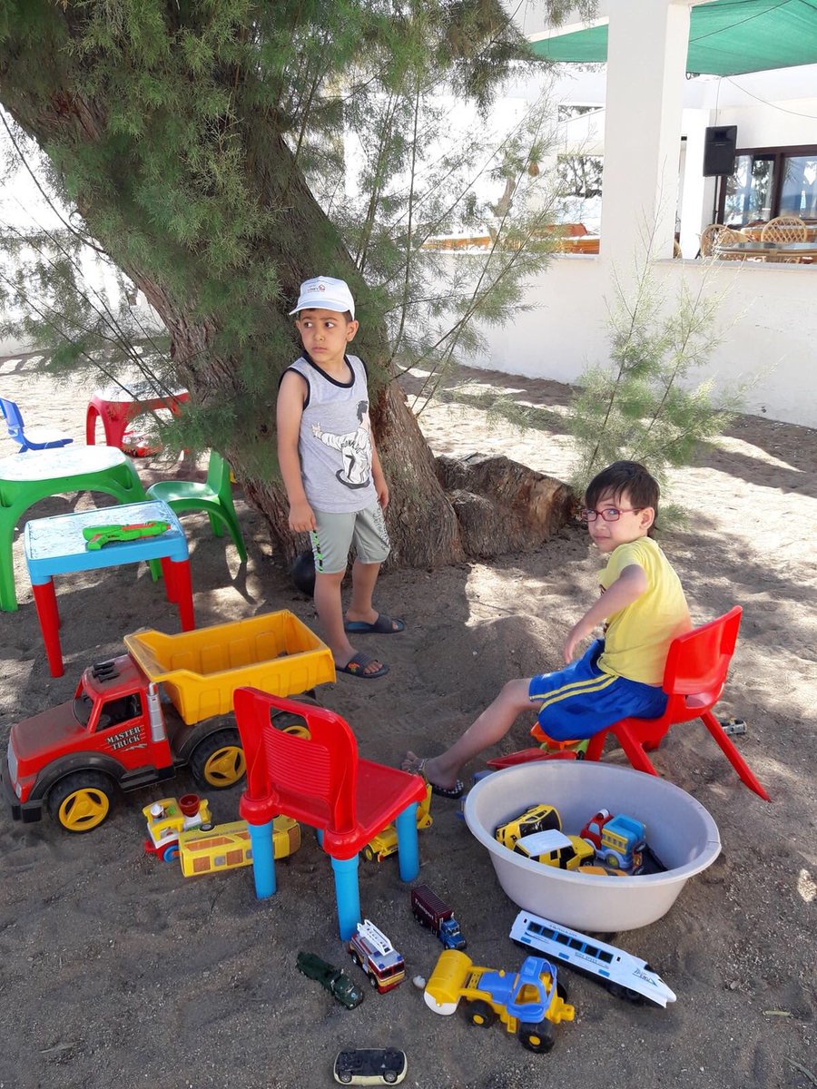 Günaydın,
Lösemili Çocuklarımız BODRUM’da deniz kenarında tatildeler.Lösev Otelinde aileleri ile beraber tamamen ücretsiz kalan şirinlerimiz tüm sıkıntılarını denize attılar.Bize göre;”Bir çocuğun hayatından daha değerli bir şey olamaz”
Aynı düşünceye sahip olanlar LÖSEV’e GELSİN