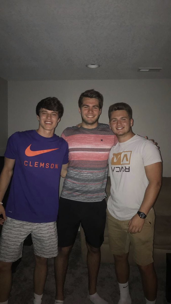 alex_page2's tweet image. Happy Birthday brotha!!! Thanks for being such a good homie! Have a awesome day🇺🇸🇺🇸 🎈🎈🎈❤️