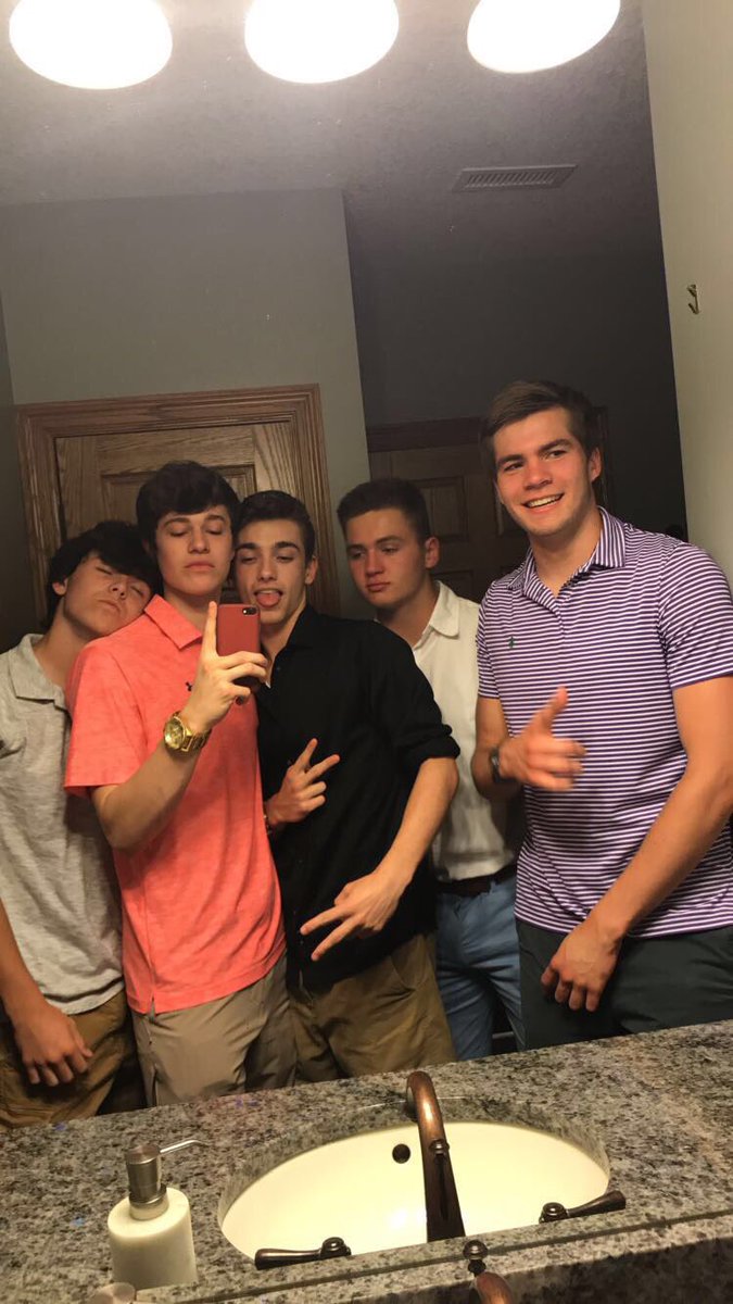 alex_page2's tweet image. Happy Birthday brotha!!! Thanks for being such a good homie! Have a awesome day🇺🇸🇺🇸 🎈🎈🎈❤️