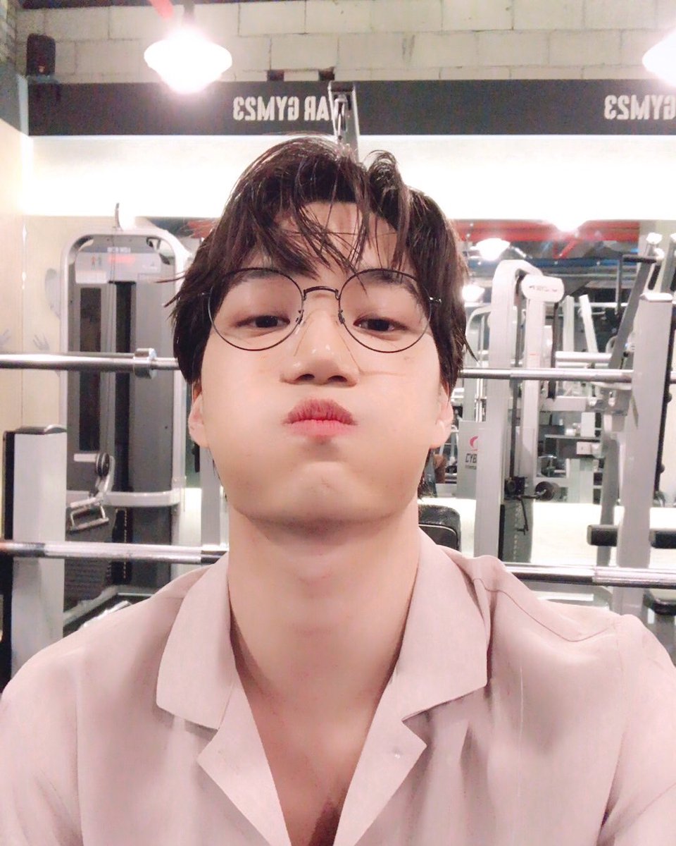 비비 tweet media