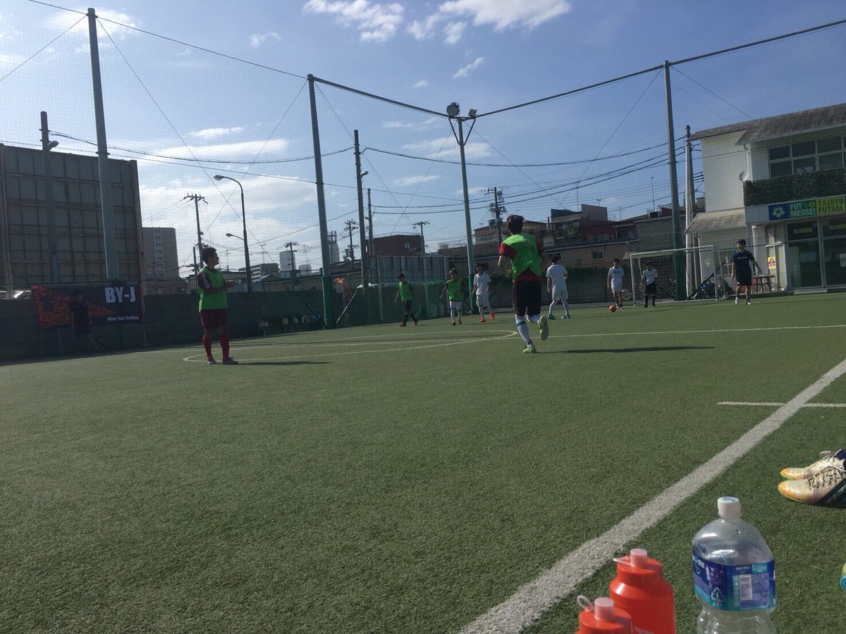 SiegtorFC's tweet photo. 🏆1回生フットサル選手権大会 大阪大会(@byj_losing )🏆

2018.7.1(Sun)

結果は...

ジーク(A).(B) 両チーム予選全勝👏

ジーク(B)
ベスト4⃣ 関西大会出場決定🏅

おめでとう💮
暑い中お疲れ様でした🔅✨

#SIEGTOR #サッカーサークル #フットサルサークルちゃうで https://t.co/VmrKWex8JB