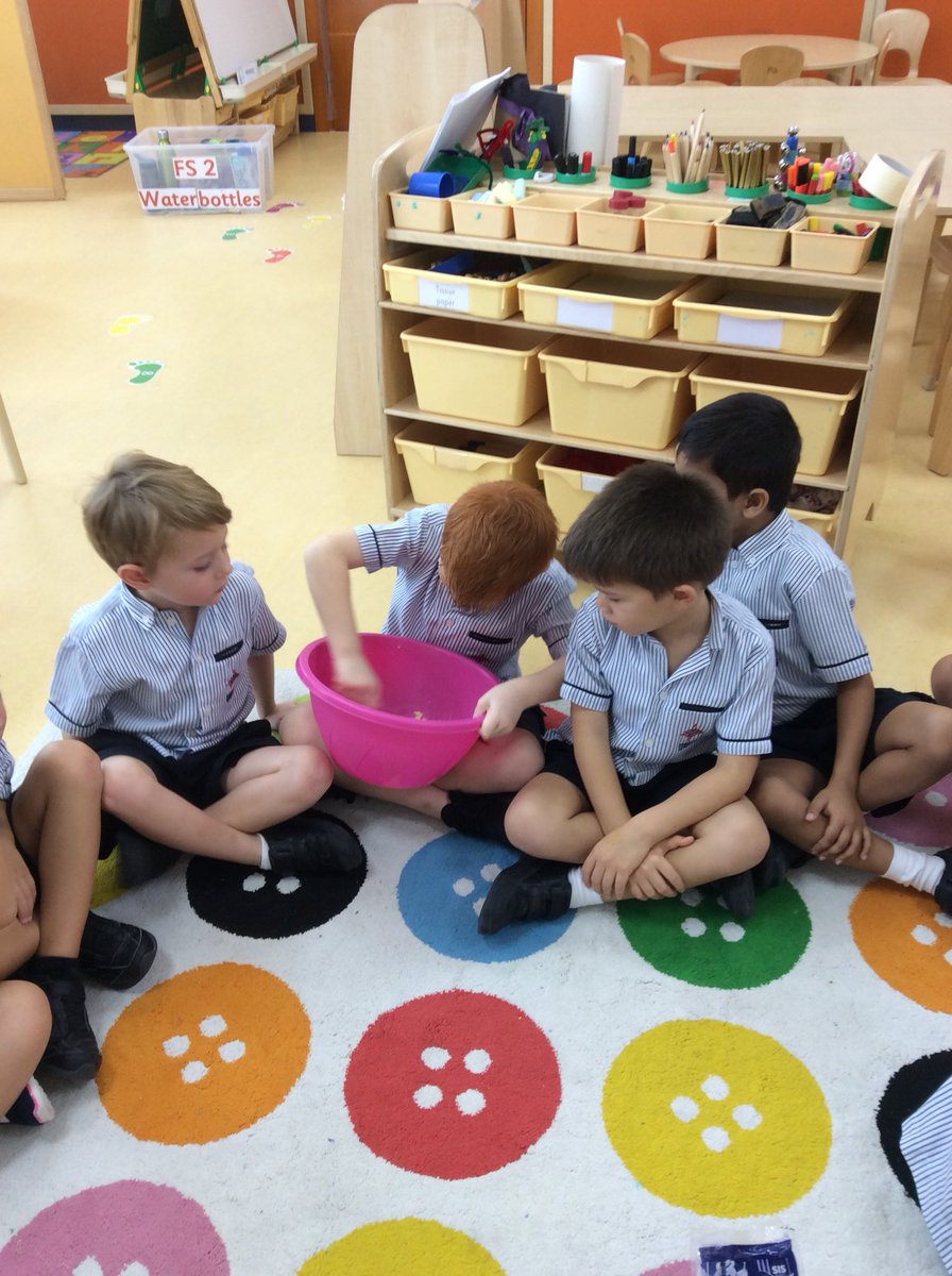 DBFFS1Turquoise's tweet photo. Baking cakes and cleaning up!!
#dbfinspired @DubaiBritish_FS https://t.co/PU5CWYUanp