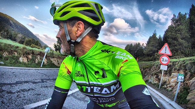DavidSances's tweet photo. Riding on a paradise! #cycling #fun #enjoy #workout #qrtteambike #femaquart #rulesareforsheep #doit #rework #disrupt #rulesareforsheep https://t.co/mHUx8Q24n9 https://t.co/MRGH5HjFiC