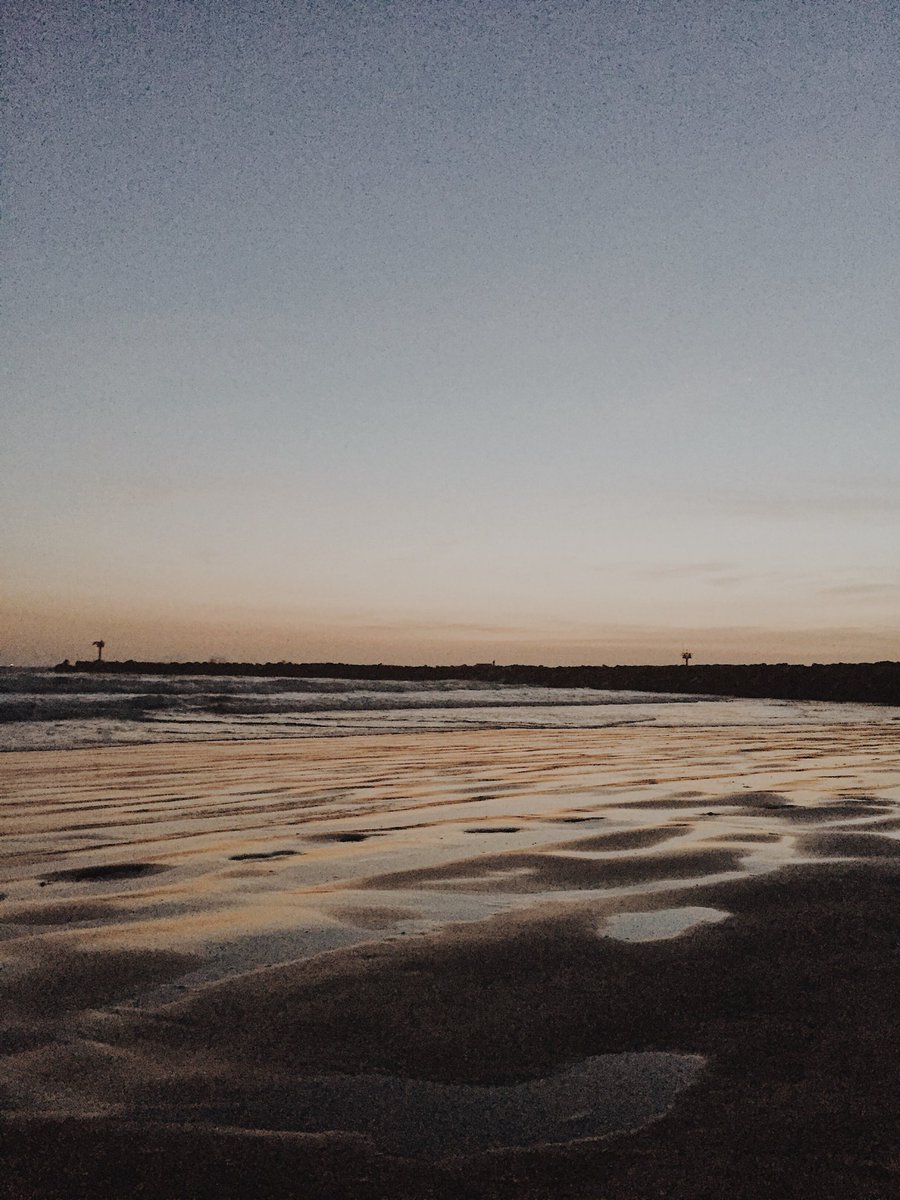 elliemidgley15's tweet photo. sunset lover https://t.co/pTBHTZOQxX