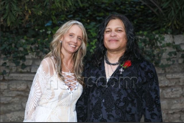 YMAssociates's tweet photo. Newscom online celebrity site covers #SixGunSalRock &amp; Roll Drummer Joey Durant's Wedding at #RAINBOWBARHollywood on Jun 30, 2018
Mr &amp; Mrs Joey &amp; Linda Durant
See All Photos: https://t.co/DyHaOAfi9G
#Drummer #SouthernRock #WeddingCelebration #Wedding #YMPR @JoeyDurant https://t.co/xcbfcjYClS
