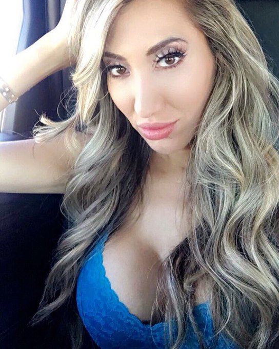 Go give my new insta pic some love please 😘💙 https://t.co/213DH7vf2z<a href="/tag/hotpicatnoon"class="tags"><span>#hotpicatnoon</span></a>