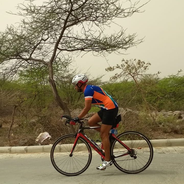 AbhiRunning's tweet photo. Early morning cycling hill repeats... Started pedaling with cleats again
*
#AbhiRunning #ultraman #Ironman #fastrun #triathletelife #trilifestyle #ultrarunner #Run2Realize #cycling #swimbikerun #trainingday #hillrepeats #cleats #stayhealthy #strongermind #eatclean #runnerslife https://t.co/2SIP6wVzGo