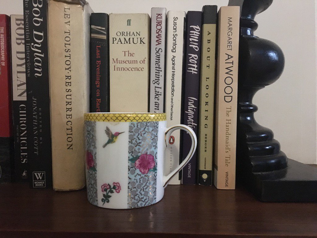 bianca__chavez's tweet photo. Brewed
Cupped
Placed 
waiting to be 
Sipped. 

Words. https://t.co/CiPjh24mUs
