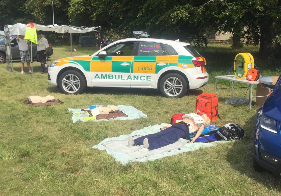Great day teaching CPR &amp; AED use to members of public at <a href="/MGNorthumbria/">MGNorthumbria</a> Classic Car Show. #RestartTheHeartsYouLove