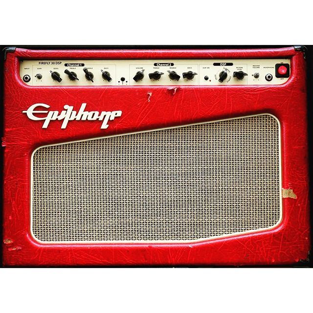 domcapuano's tweet image. This is so cool 🎸
.
.
.
#guiitar #ampli #amp #guitaramp #epiphone #instamusic ift.tt/2lQE7o5