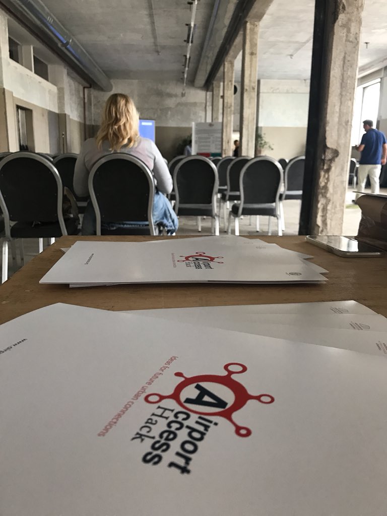 Creactivitas's tweet photo. Tutto pronto per il pitch contest finale di #airhack https://t.co/B4yVR968lk