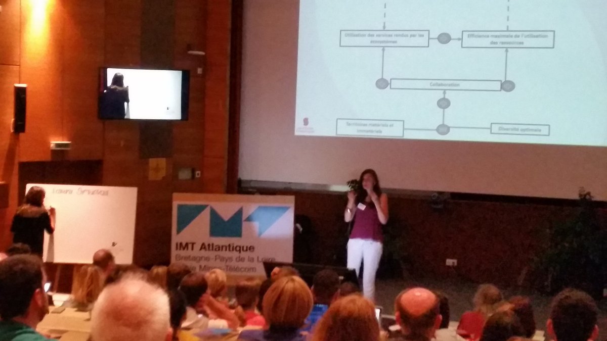 début de la journée au <a href="/forumbrest/">Forum Brest</a> avec la #conferences d'Isabelle Delannoy : l'économie symbiotique : un nouveau récit économique et social à portée de main ? #forumbrest #brest