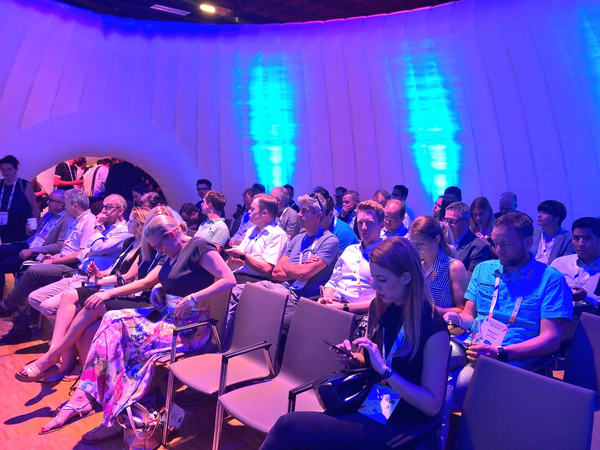 nadineschmittt's tweet photo. First row 🎉💪🏻😍@disrooptive #masterclass 🙌🏼@k5berlin #mobilethinking #K5BLN #eCommerce https://t.co/W523sziKxh