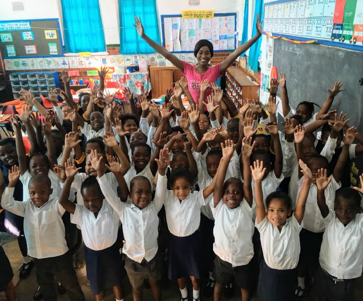 These are the precious #WaterHeroes from Cape Town. I am absolutely crushing on them today.
#SaveWater #EveryDropCounts #MissEarth2018