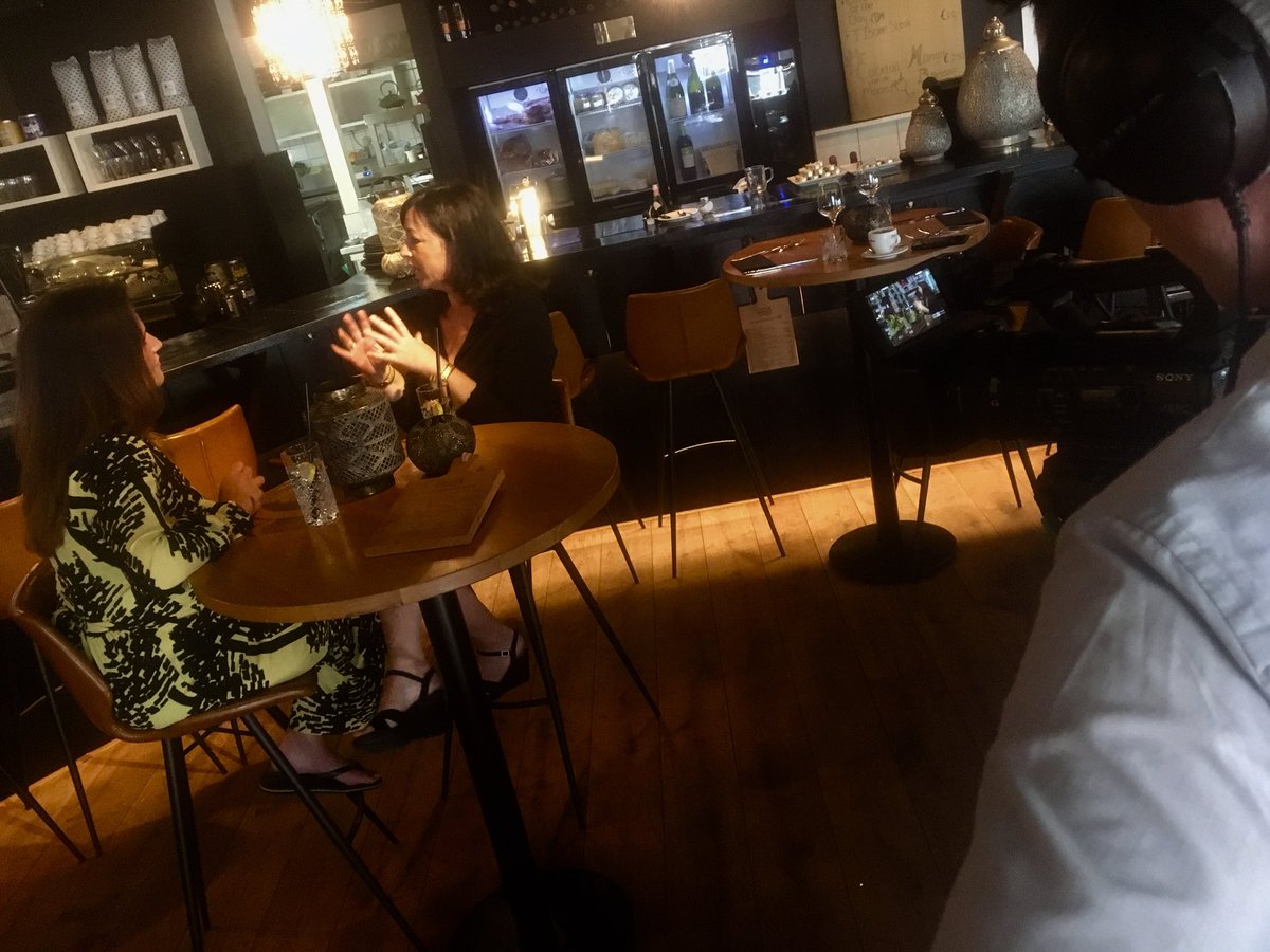 INTERVIEW || Marie-José van <a href="/Televantage/">Braintel</a> interviewt haar klant Mariska van de Heerekamer in Lisse over telefonie en communicatie. #video #bedrijfsvideo #telefonie #communicatie