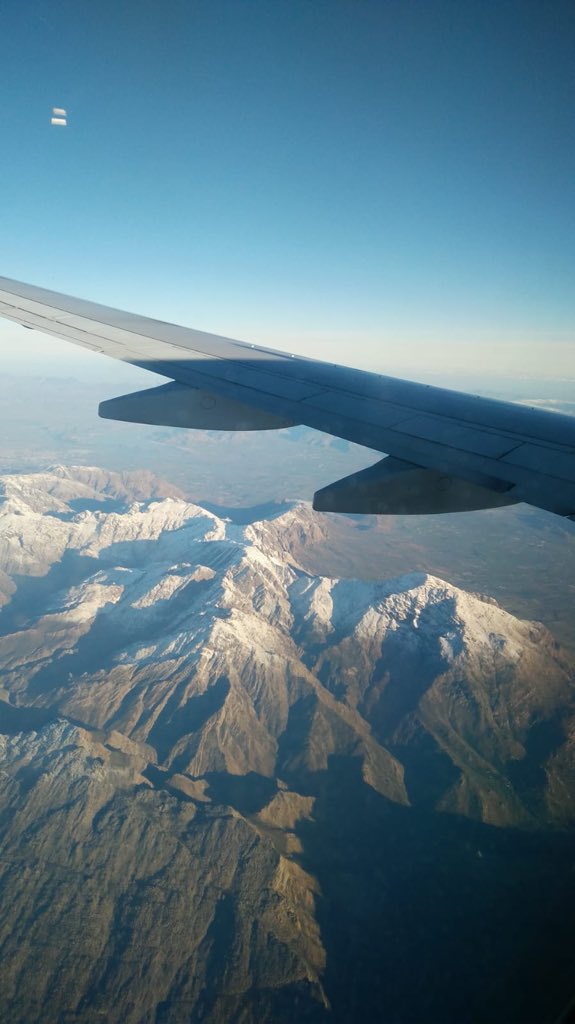GordonsBaySA's tweet photo. Great shots of the #capesnow shot on our @British_Airways flight from Jo’burg to Cape Town! #BA6425 https://t.co/ahSdW1V158