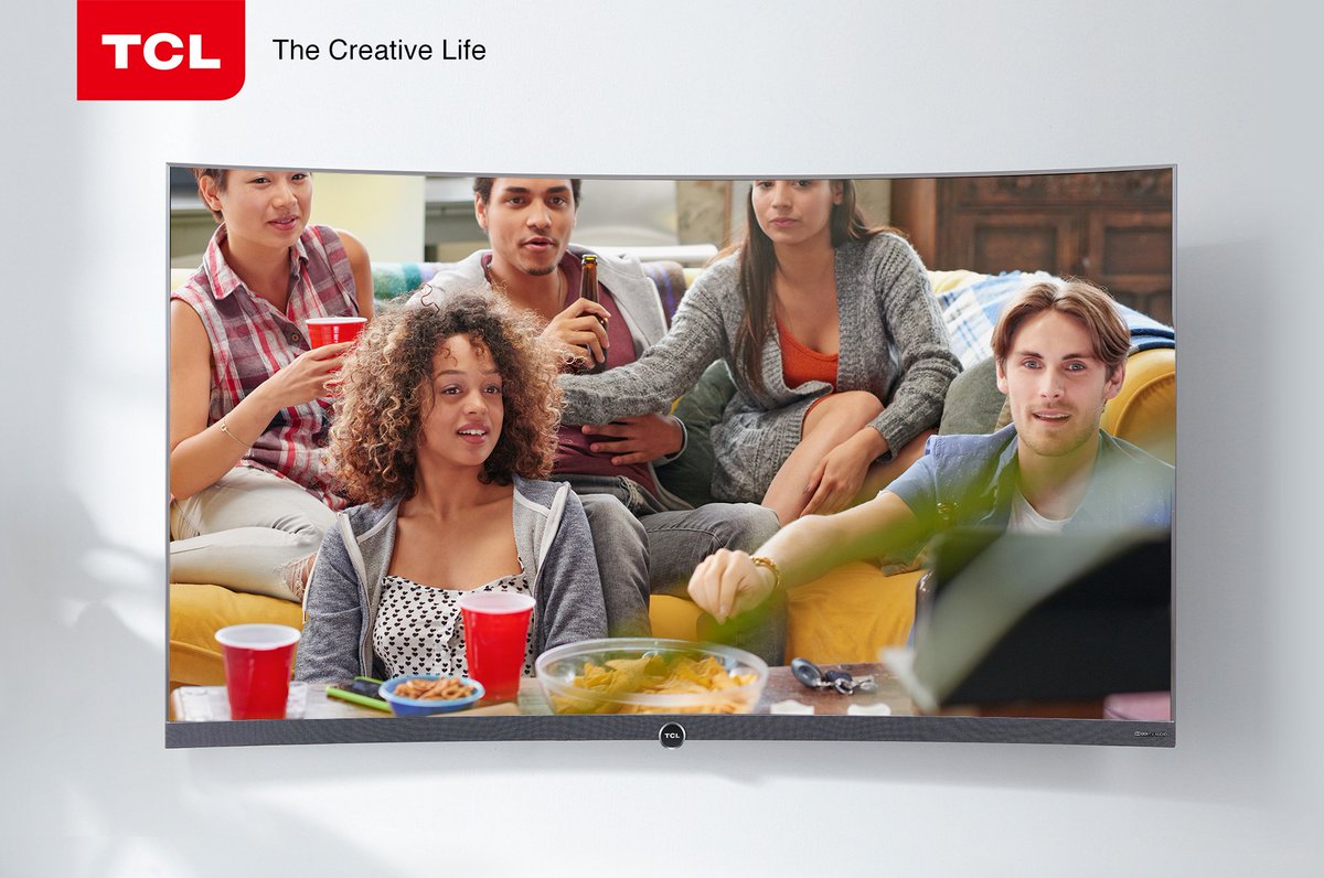 TCL_Global's tweet photo. Watching the big game just isn’t the same without munching on a bag of chips 🥔 with a nice cheesy dip 🧀. What’s your go-to snack while enjoying the game?
#TCLTV #snacktime #TCLP5 https://t.co/dUn3YVRlpO