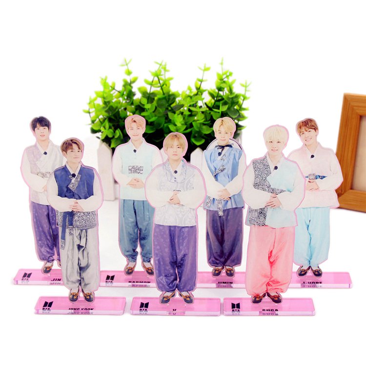 velvetism18's tweet photo. Help RT Plz [Pre-Order]

#BTS Acrylic Stand 
2 Design available 
EACH ♡ RM 15
1 SET ♡ RM 90
International Available &amp; Free Photo cards

#방탄소년단 #BTSLoveMyself #RM #V #SUGA #JIN #JIMIN #JHOPE #JUNGKOOK #ChoiceFandom #BTSArmy #TeenChoice https://t.co/qOGfhg37Bt