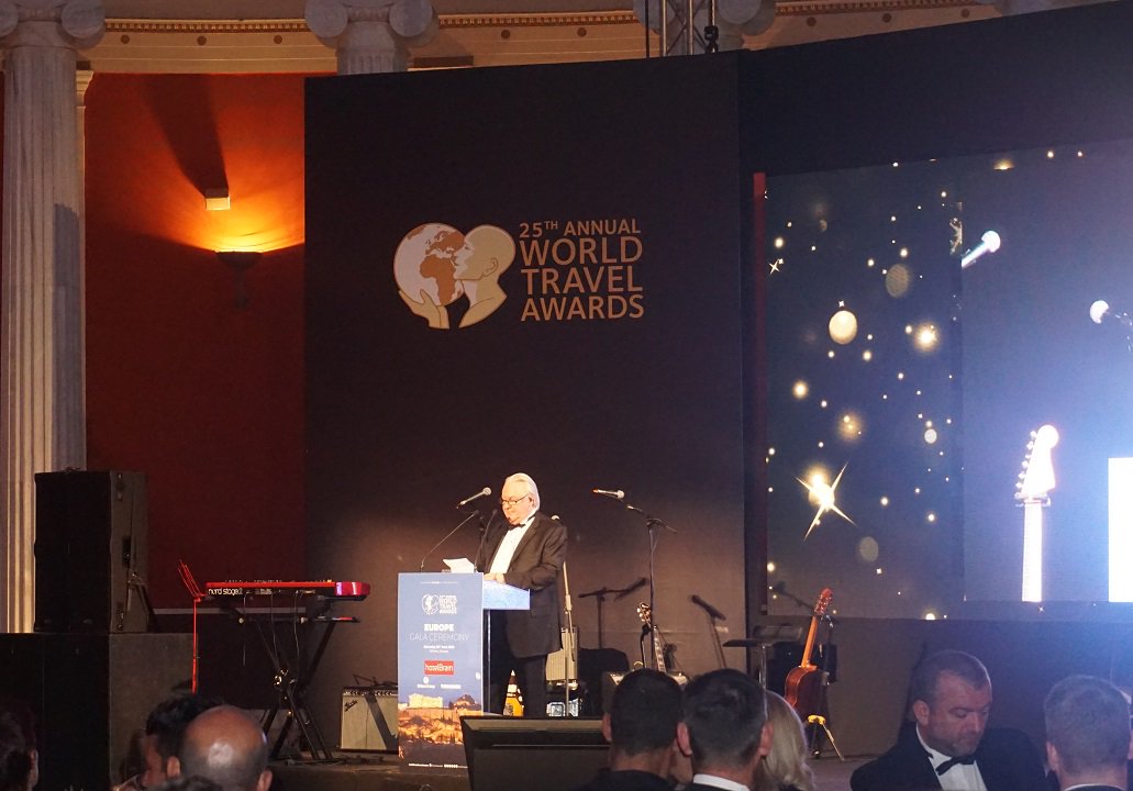 gtpgr's tweet photo. Best of #Greece Unveiled at 25th World Travel Awards https://t.co/cAm6EFy39L @WTravelAwards @MinTourGR @Hotelbrainpr #WorldTravelAwards2018 #WTA #EuropeGala #HotelBrain #ttot https://t.co/hqOYwUF4cp