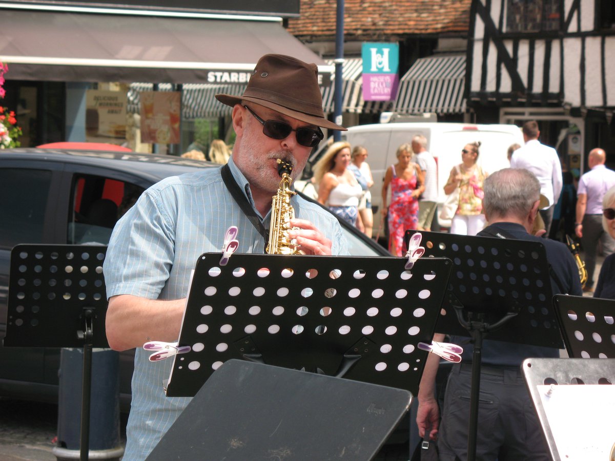 Benslow_Music's tweet image. A few photos from our sax course entertaining #Hitchin today