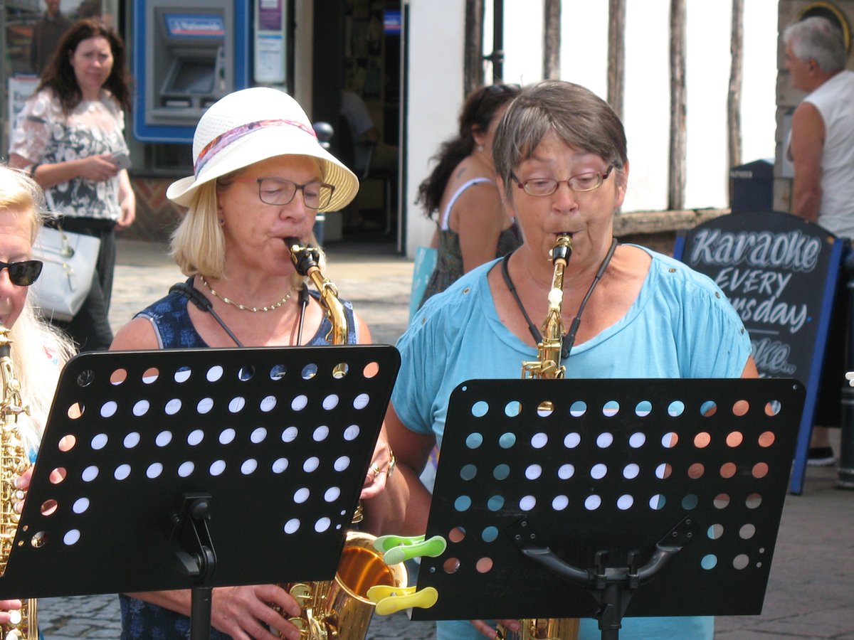 Benslow_Music's tweet image. A few photos from our sax course entertaining #Hitchin today
