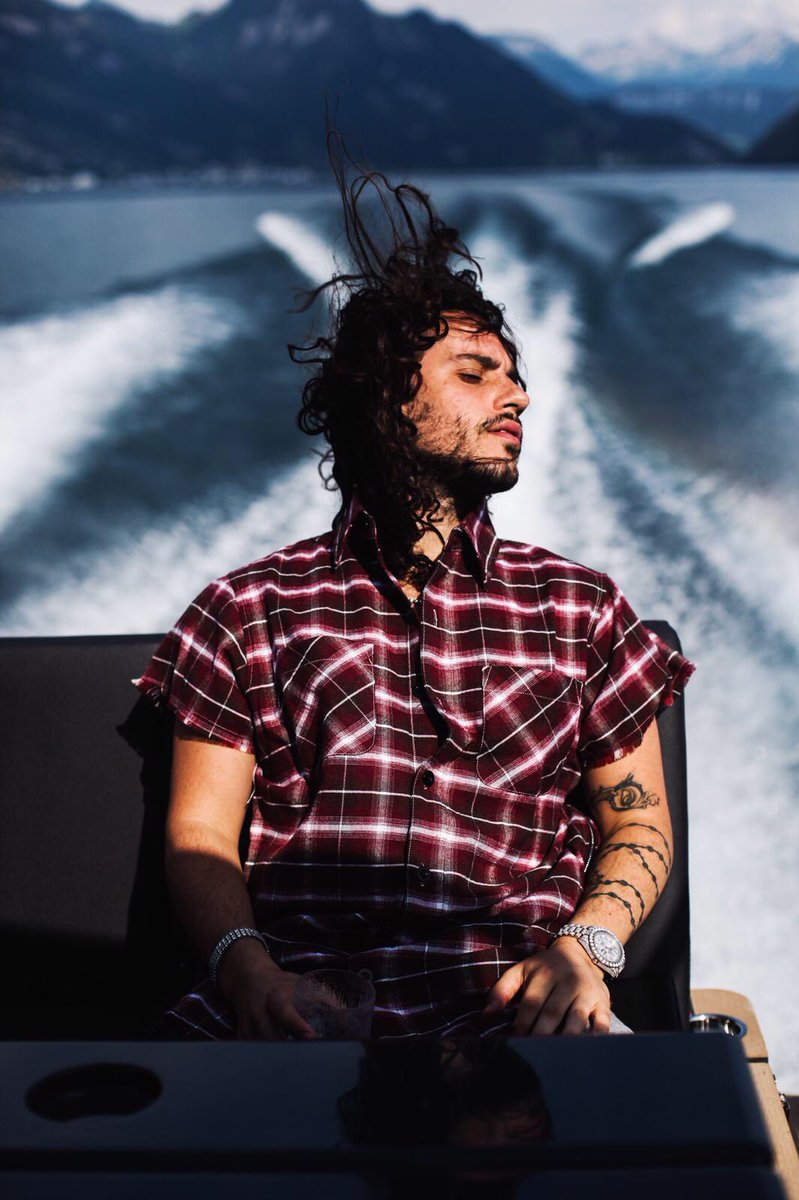 russdiemon's tweet photo. The motion 

🇨🇭🇨🇭🇨🇭

📷 : @Raiamarialaura https://t.co/qiVOQl2JIc