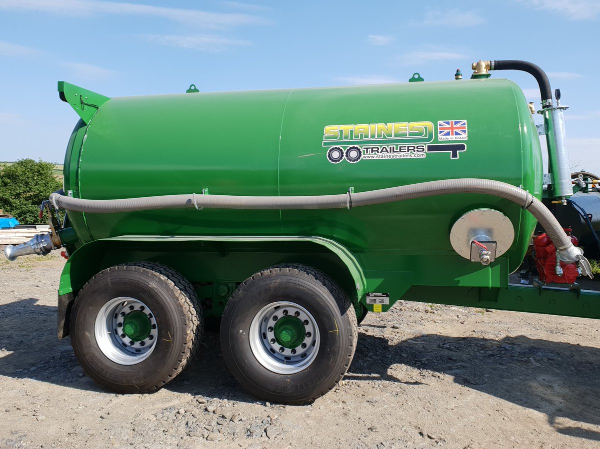 Stainestrailers's tweet photo. 2500 gallon Staines tanker, off to Hinkley Point to be used for dust suppression. Built on refurbished 10 stud commercial axles c/w 420 x 180mm brakes and commercial parabolic suspension
#stainestrailers #trailersforsale #trailermanufacturer #bespoketrailers https://t.co/Hdfbi1MIQ5