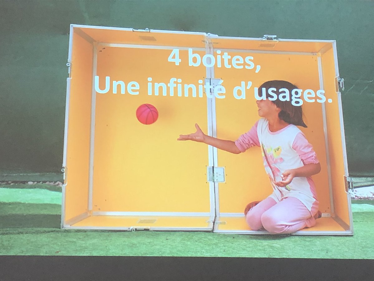 bbilloud's tweet photo. LT #IDD2018 #IdeasDays prez de @BSF_France : donner accès à la culuture, aux livres hors les murs des bibliothèques grâce à l’Ideas Box (4 boites modulables qui proposent des livres, des jeux, des liseuses numériques, ordinateurs... dans les camps de réfugiés) https://t.co/R67xjxB4u2