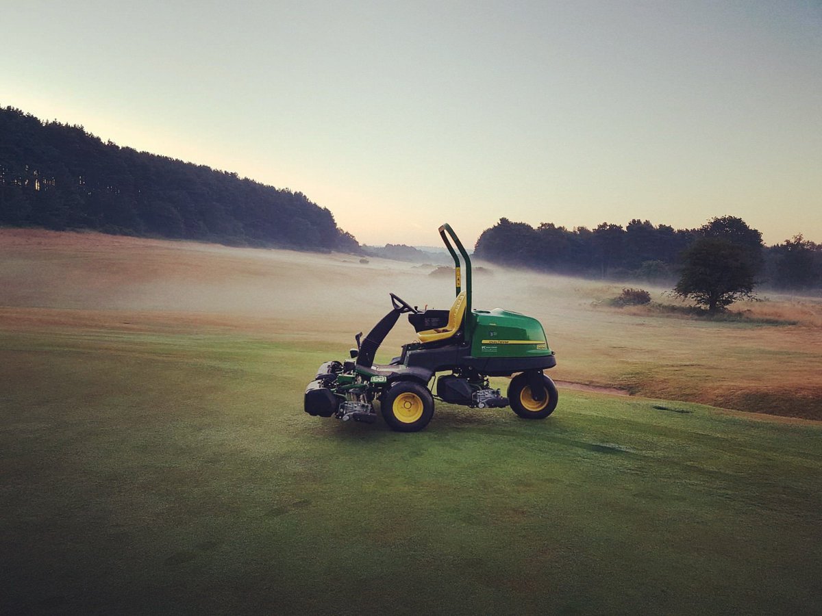 Hollinwell_GS's tweet image. #FinalQualifying @nottsgolfclub after weeks of preparation, a single cut at 4mm was more than adequate on the morning of the comp. The target speed of 10.5 achieved with almost no stress to surfaces, or staff!  The result of hard work and sound, sensible advice.