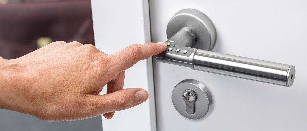 TESAASSAABLOY's tweet photo. La manilla #CodeHandle es la perfecta solución para oficinas, almacenes, áreas privadas, armarios... ¡Controla el tránsito de tus zonas!
Infórmate en el siguiente link: https://t.co/OQAuTBXze4 #seguridad https://t.co/rA0MXbwBRL