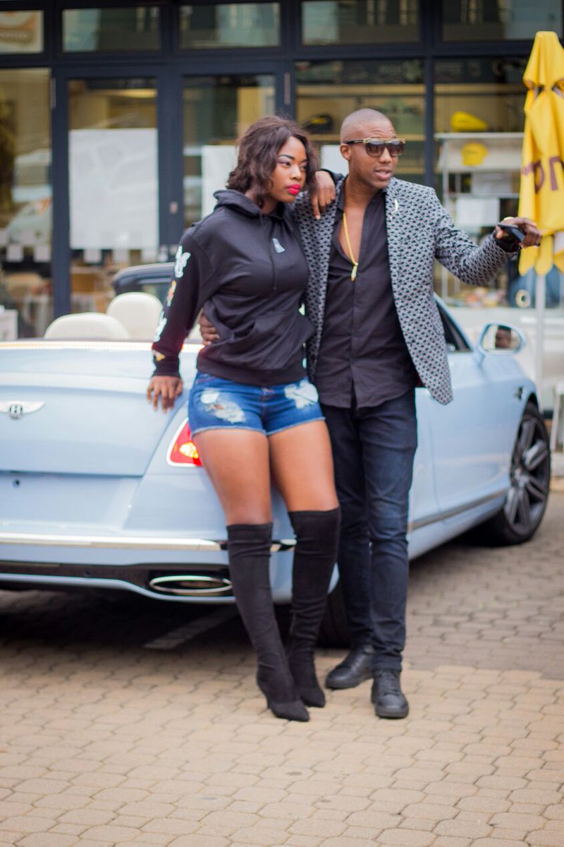 DjKhamzaSA's tweet photo. Behind the scenes of #SojaivaMusicVideo 🎥 📹 Be sure to get the new single @khamzasa ft @djsoxsa @iamemza & @qhawelentombi #Sojaiva on all leading digital stores
#SoundsOfBlaquecode #SojaivaChallenge https://t.co/yFS8m7MIJq