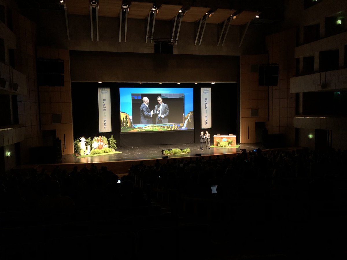 Fgallego74's tweet image. Obrigado @TranquilidadeS1 for being a TrailBlazer at BaseCamp Lisbon!
#SalesforceLIS #TrailBkazer