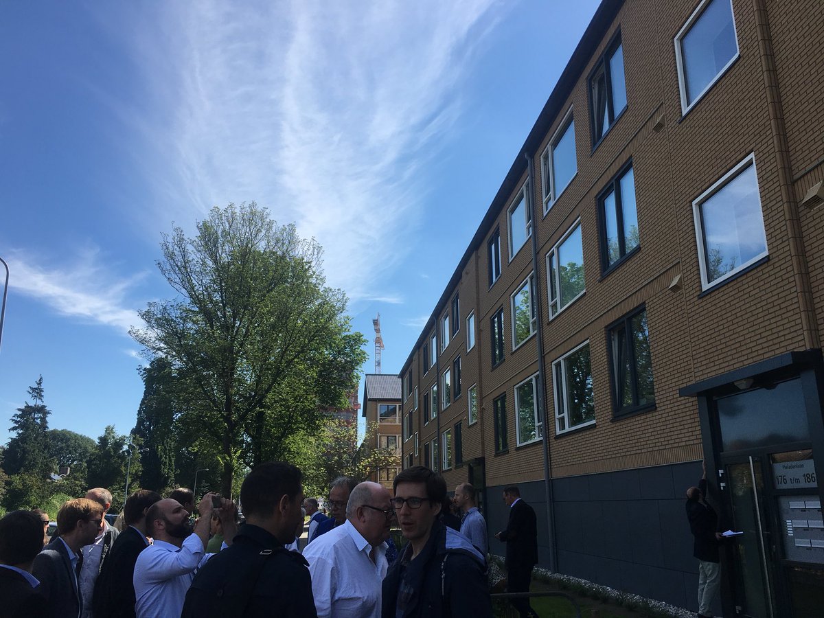 EnergiesprongFR's tweet photo. Visite de logements collectifs rénovés @EnergiesprongEU à @provgroningen chez @Lefier_wonen par @DuraVermeer - @H2020EE @INTERREG_NWE E=0 avec une cinquantaine de professionnels de la rénovation et de bailleurs sociaux #cooperation #transnationale https://t.co/6p1nbLRkOh