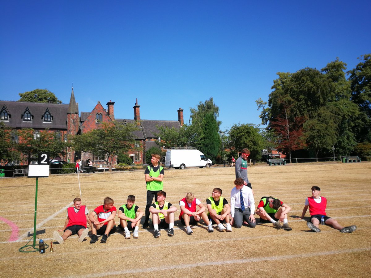 WardHouse_'s tweet image. Well done #effort #crowdcheering #support! Seniors #100m finals...