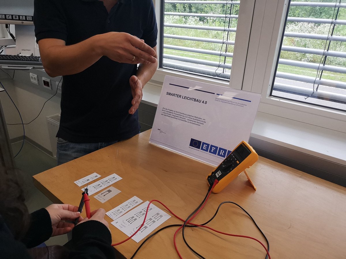 bgf_europa's tweet photo. Heute haben wir gemeinsam das #CarinthianTechResearch Forschungszentrum in #Villach besucht! Eins der Top 5 Forschungszentren in #Europa!🔬🇪🇺 @RETINA_SIAT #Kärnten #VomLaborindiePraxis #Mikroelektronik #EUinmyRegion #ÖsterreichTour https://t.co/O6vo9nasu1
