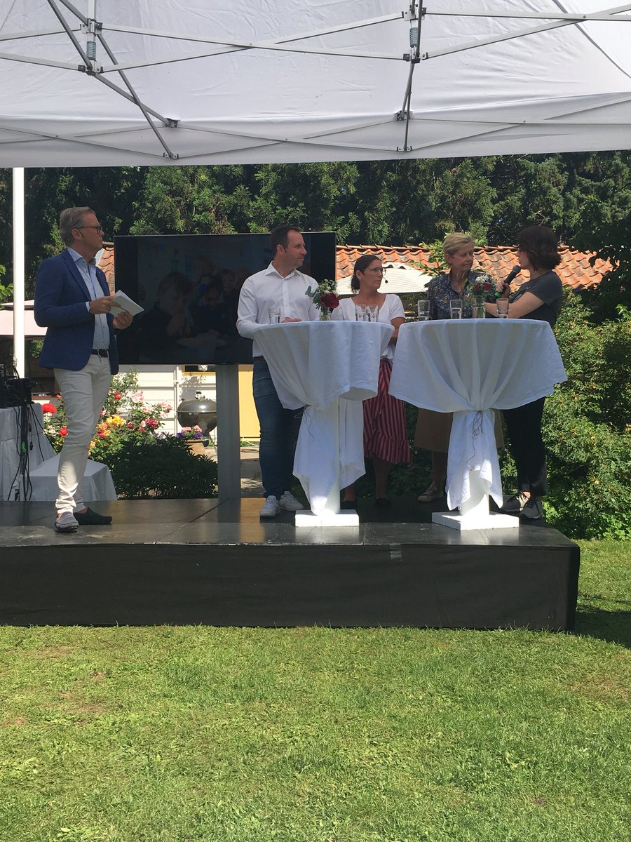 Hållbarhet i offentliga kök bredare än eko. Viktigast är kanske att maten är god och hamnar i magen. Vi behöver tänka helhet- social, ekonomisk och miljömässig hållbarhet säger panelen hos Martin och Servera. #hållbarhet  #almedalen #hälsa #hållbarnutritiongenomhelalivet