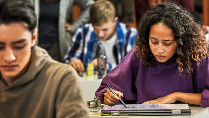 experiencesbiz's tweet photo. Utilisation de tablettes en classe, cours interactifs, mini-entreprises... De nouveaux modes d’enseignement apparaissent et dessinent une pédagogie innovante, accompagnée par le numérique. Quelle est « l’école de demain » ? Qu'apporte-t-elle aux élèves ?
https://t.co/YKiJpflGsW https://t.co/9N5nRKQ17v