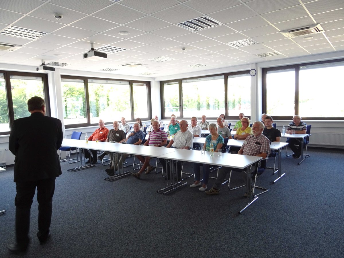 Anlässlich unseres 50-jährigen Bestehens veranstaltete die VHS Künzelsau am 18.06.2018 eine Betriebsführung, bei der 25 interessierte Teilnehmer Einblicke in die KRIWAN Industrie-Elektronik GmbH und das KRIWAN Testzentrum erhalten konnten.