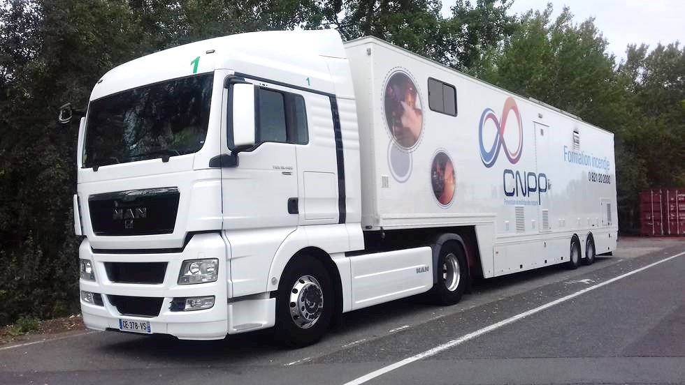 Groupe CNPP partenaire de la Cité des sciences et de l'industrie #expofeu. Atelier interactif pour démystifier le #feu et  savoir comment le combattre animé par CNPP.
➡️ Du 17 juillet au 12 août, en accès libre, sur le parvis nord.
bit.ly/2njEdYG