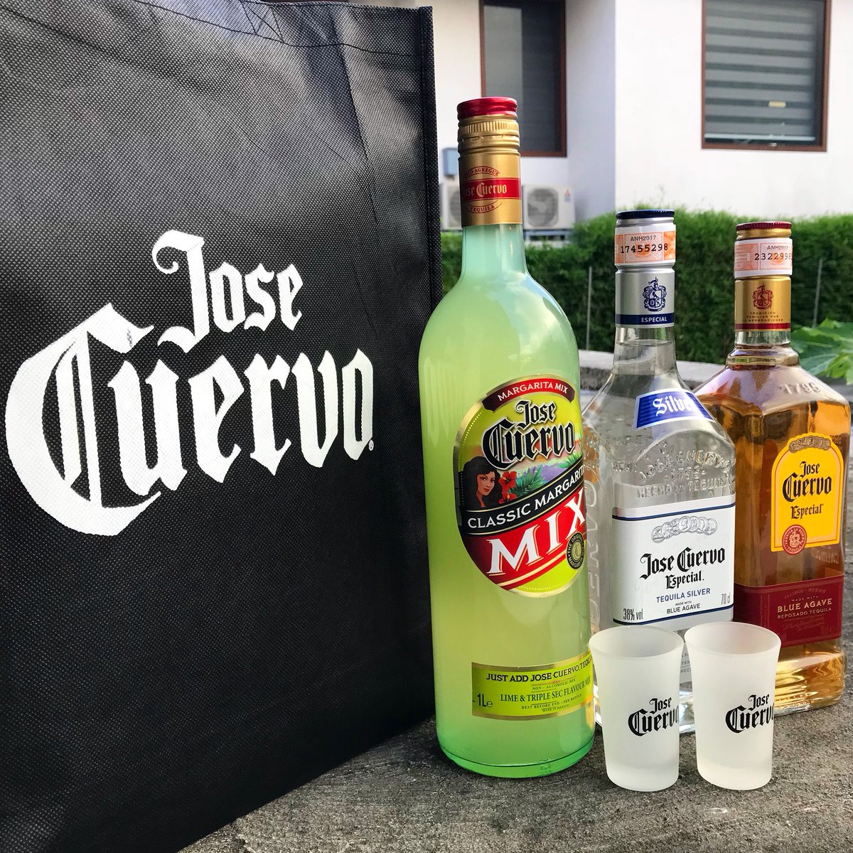marcmarasigan's tweet photo. Thank you for the "care package", @cuervopilipinas! ๐ #ThisIsTheShXt #OutWithJose https://t.co/SC5l0Qu748