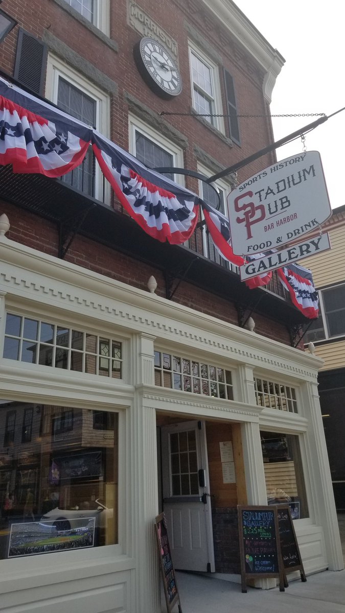 Stadium_Pub's tweet photo. We wish you and your family a safe and happy Fourth of July! https://t.co/cCXYKqjEcV