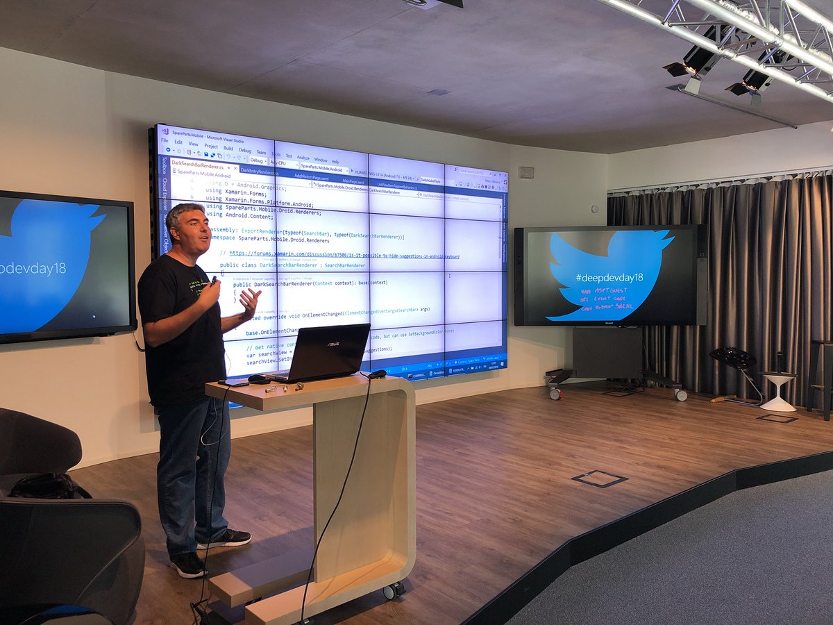 rcappello's tweet image. Codice a nastro con @marcominerva con #Xamarin #CustomVision #Azure #DeepDevDay18