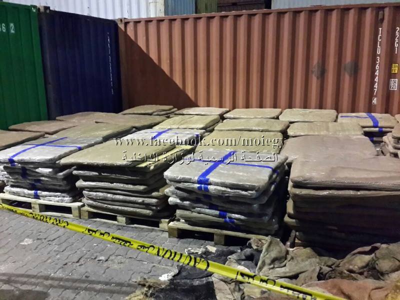 وزارة الداخلية On Twitter قطاع مكافحة المخدرات والجريمة المنظمة فى ضربة أمنية ناجحة ضد مهربى وتجار المواد المخدرة الإدارة العامة لمكافحة المخدرات تنجح فى إحباط محاولة جلب شحنة كبيرة من