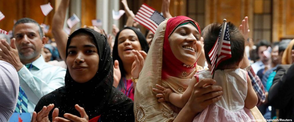 ABC's tweet photo. This Fourth of July, nearly 14,000 immigrants become America’s newest citizens, swearing the oath of allegiance at 27 naturalization ceremonies across the nation. https://t.co/KkdMpavFai https://t.co/0JiFSyJHuB