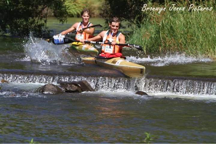 MatiesCanoeClub's tweet image. We are stoked to announce our Maties Student team's for @BergRiverCanoe 2018 !

Team1 (The Houston Brother's)
Team2 (Evan Knight/Brandon Macleod)
Team3 (Guy Musto/Mike Jamieson)

@MatiesSport